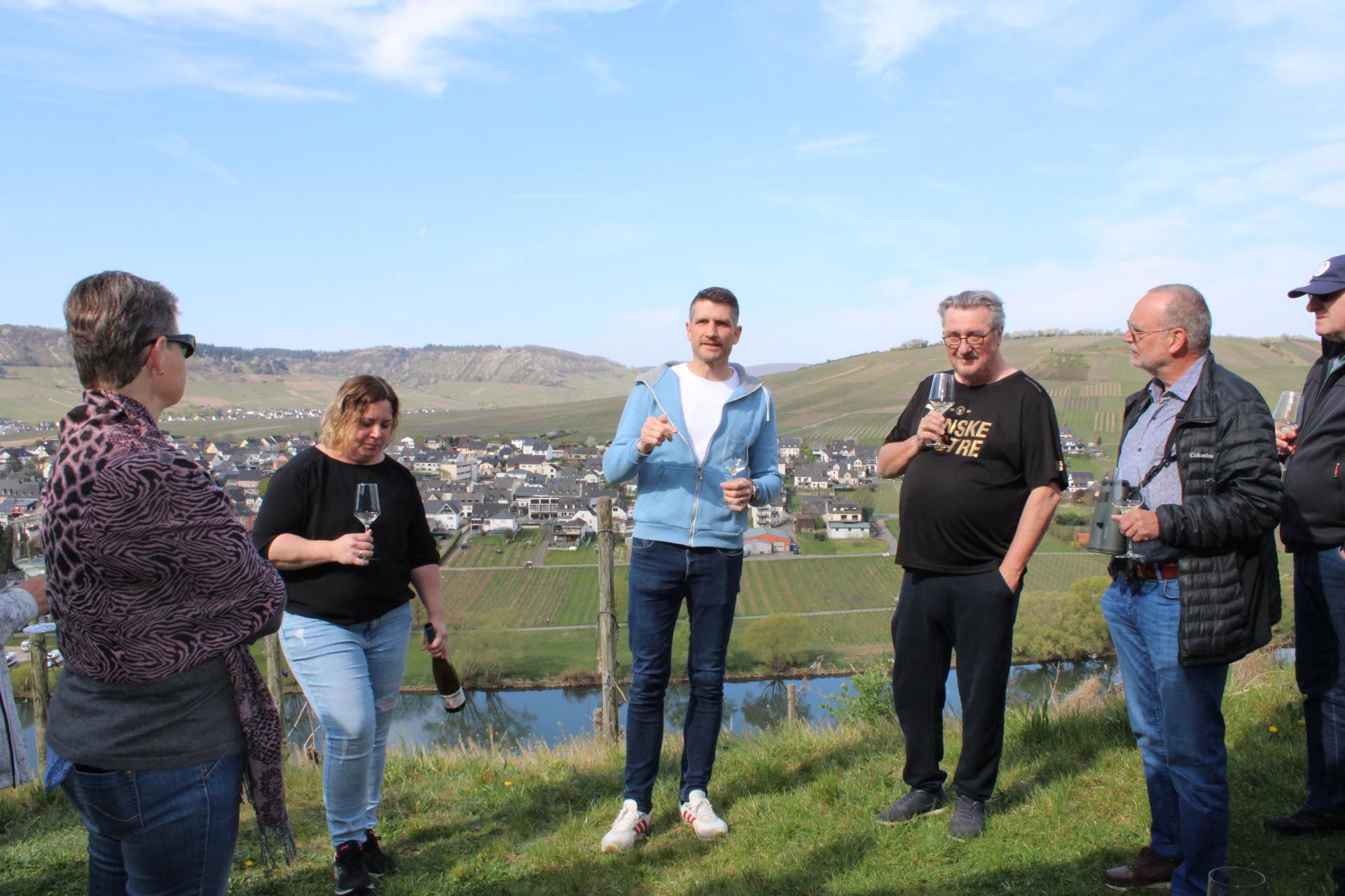 516773804 1117313507116943 5565872441620463049 N